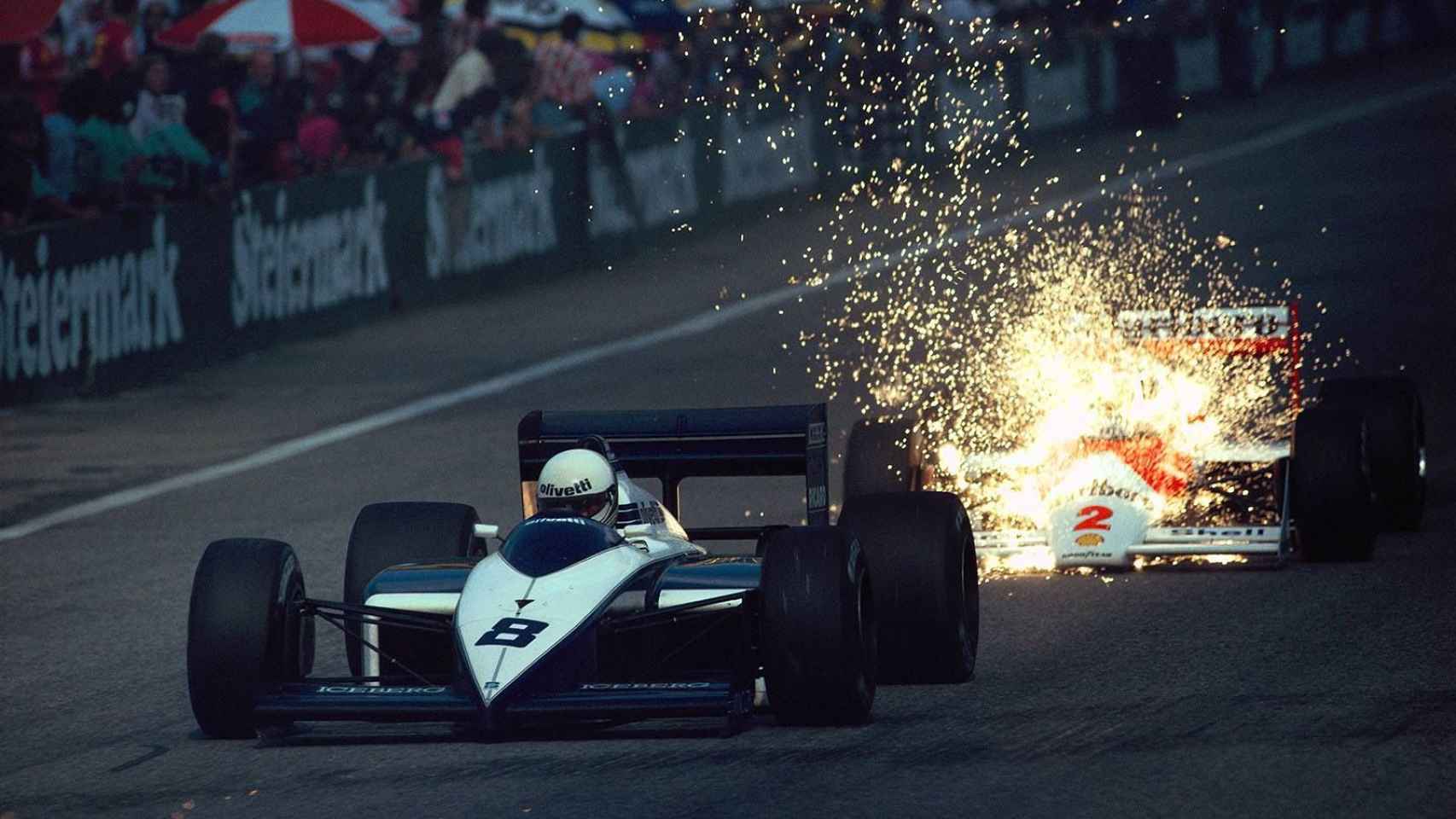 Andrea De Cesaris (Brabham) evitando ser adelantador por Stefan Johansson (Mclaren)
