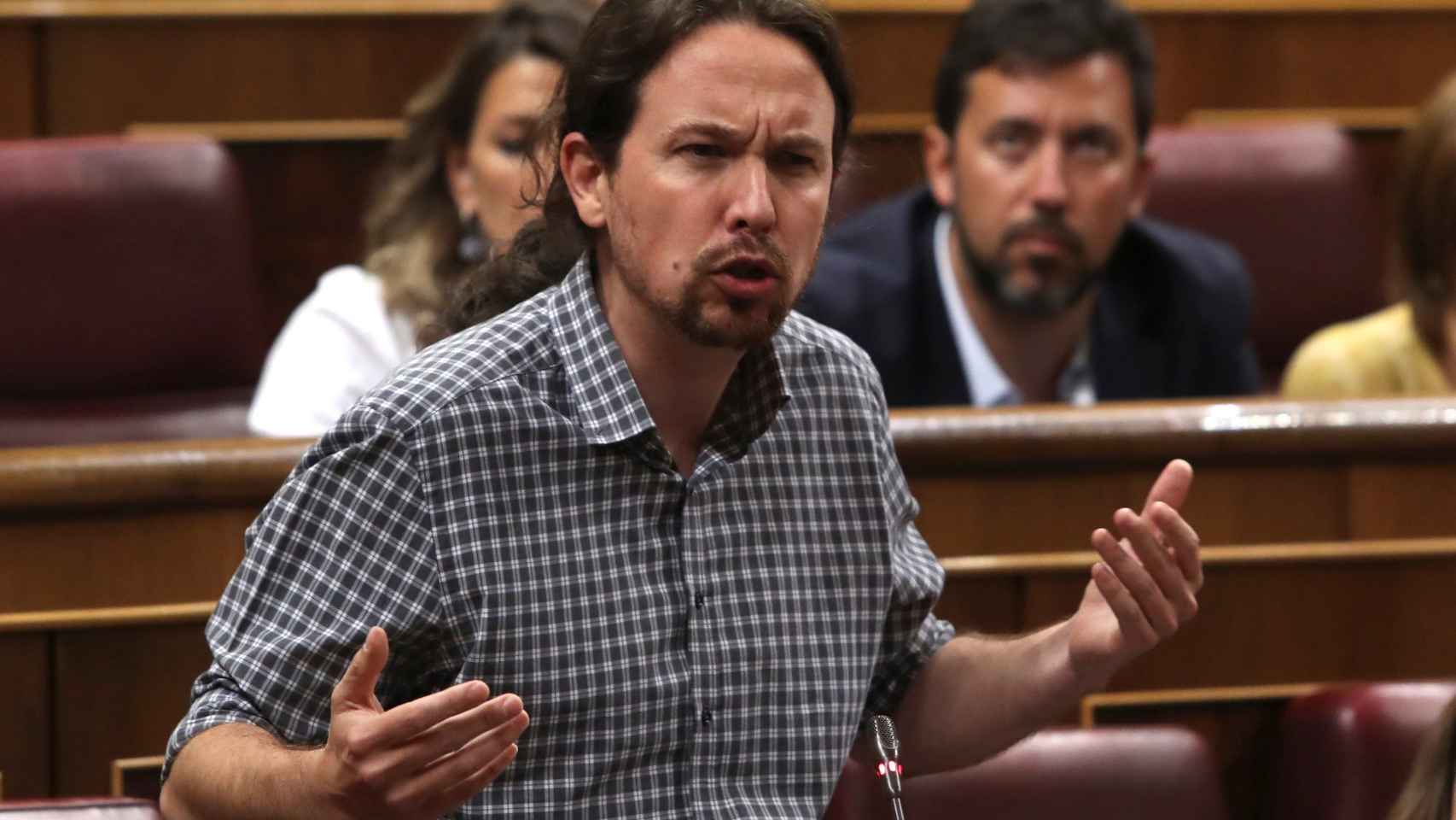 Pablo Iglesias, indignado con Pedro Sánchez, en su última intervención del debate de investidura.