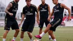 Isco, Odriozola y Lucas Vázquez durante un entrenamiento con el Real Madrid