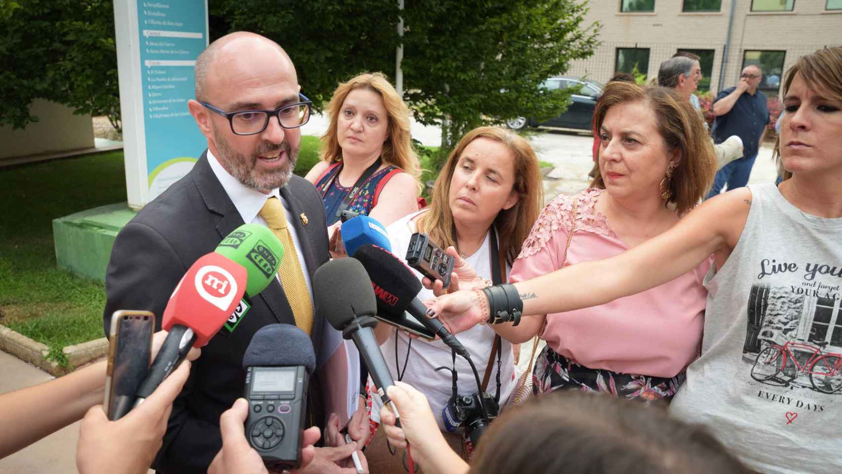 El alcalde de Argamasilla de Alba (Ciudad Real), Pedro Ángel Jiménez, este miércoles ante los periodistas