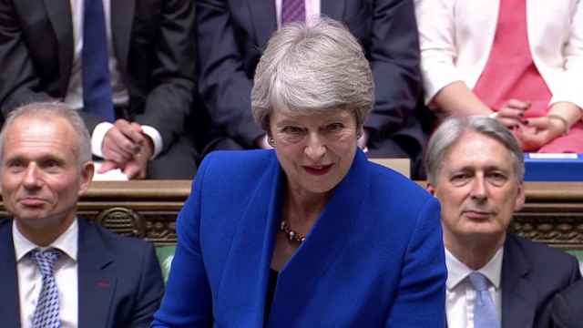 Theresa May en su última sesión de control como primera ministra