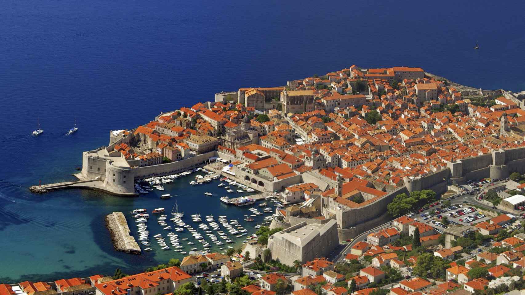 Vista aérea de la ciudad de Dubrovnik en la Costa Dálmata