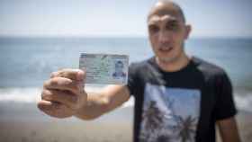 Hicham El Balloury, marroquí de 34 años, pagó 3.000 euros a unos narcotraficantes para cruzar el Estrecho.