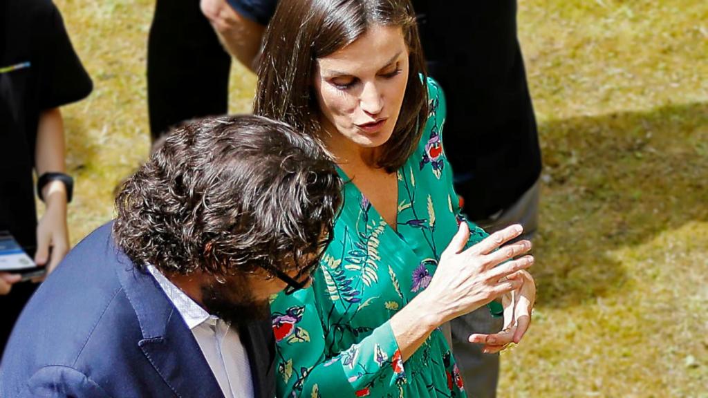 La Reina recurre a una misma pregunta en sus actos oficiales sea quien sea el receptor.