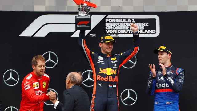 Verstappen celebra su victoria en el Gran Premio de Alemania de Fórmula 1.
