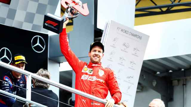 Vettel celebra su segundo puesto en el Gran Premio de Alemania de Fórmula 1.