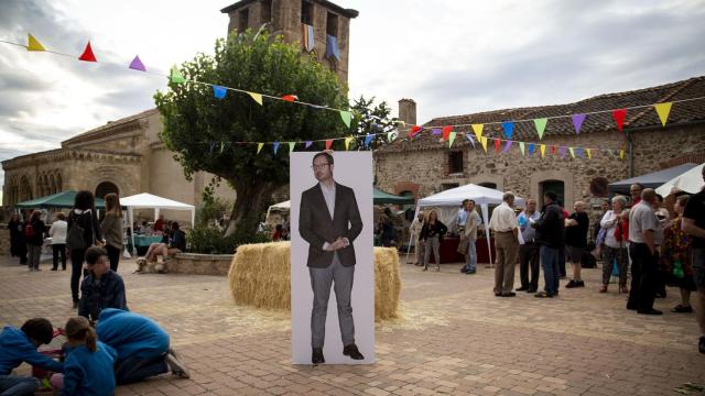 Javier Maroto llega a Sotosalbos, el pueblo donde se ha empadronado, para disfrutar de la feria del Arcipreste de Hita.