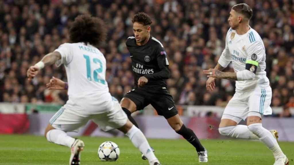 Neymar, enfrentándose a Sergio Ramos y Marcelo durante un partido entre PSG y Real Madrid de Champions.