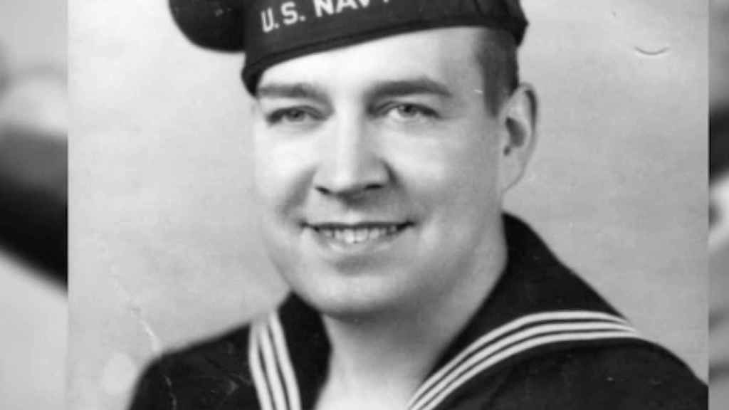 William Patrick Hitler en su foto de la armada de EEUU.