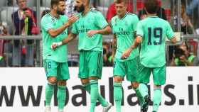 Los jugadores del Real Madrid celebran el segundo gol al Fenerbahce