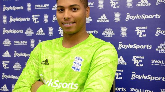 Moha Ramos, con el Birmingham. Foto: Twitter (@BCFC)