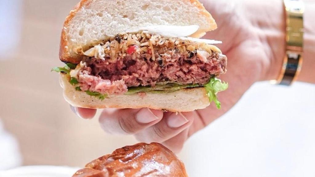 Impossible Foods venderá sus hamburguesas veganas 'con sangre' en el súper