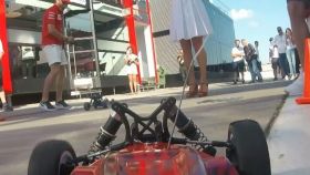 El 'accidente' de Vettel con una periodista en el Gran Premio de Hungría