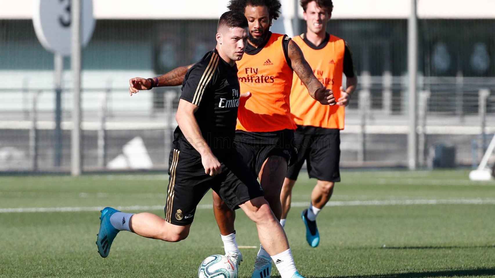Jovic durante el entrenamiento del Real Madrid