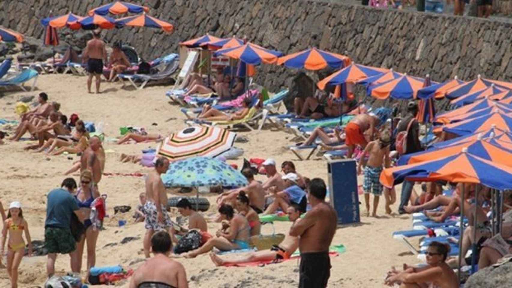 El turismo en Canarias se resiente por el 'brexit', la devaluación y el cambio climático