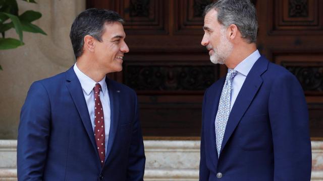 Pedro Sánchez y Felipe VI en Marivent.