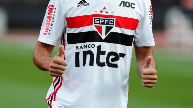 Juanfran en su presentación con el Sao Paulo