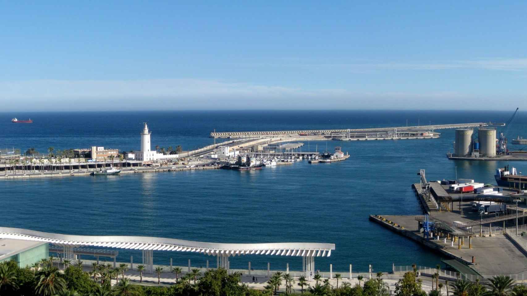 Seis de los ocho detenidos trabajaban en el puerto de Málaga.