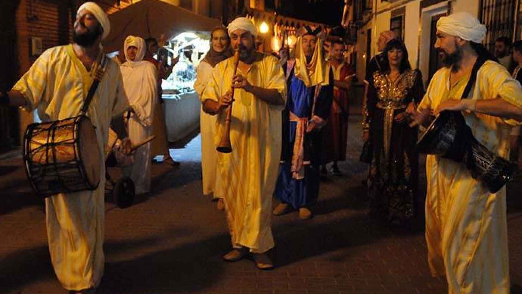 Almedina alumbra su propio Al-Andalus en un fin de semana donde multiplica por 20 su población 1
