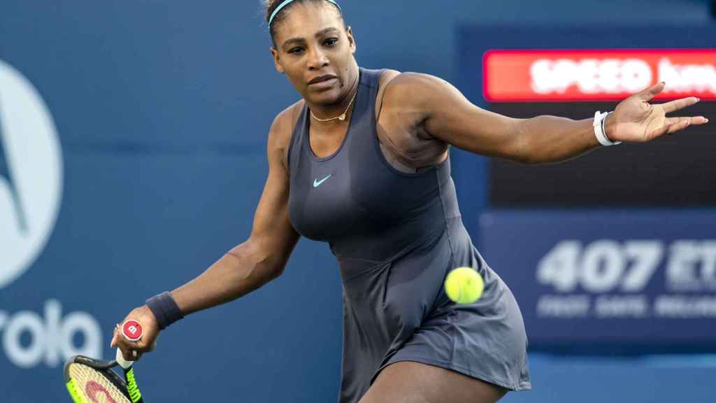Serena Williams no puede aguantar las lágrimas al retirarse lesionada de la  final de Canadá