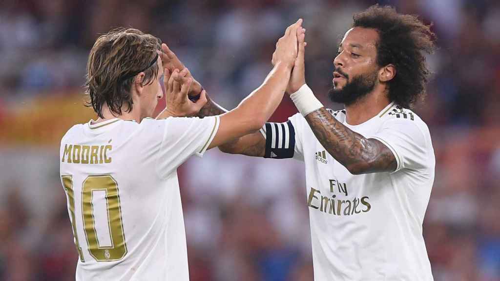 Marcelo celebra su gol a la Roma con Modric