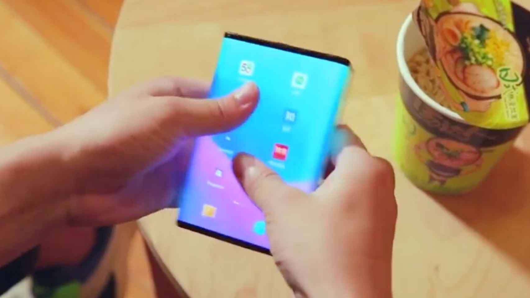 Xiaomi registra en Europa el diseño de su móvil plegable con triple cámara