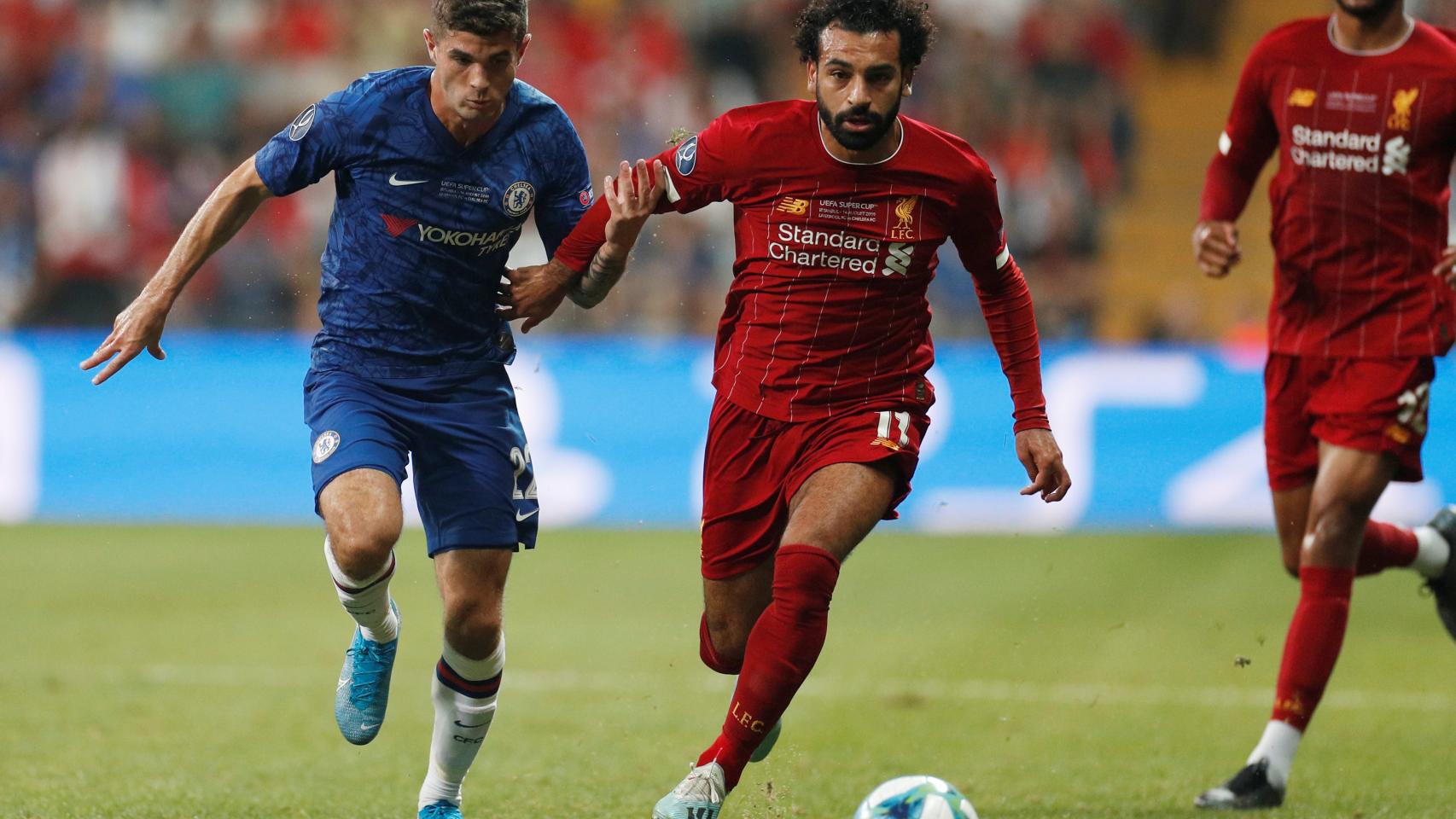 Pulisic y Salah, durante la Supercopa de Europa 2019 entre Liverpool y Chelsea