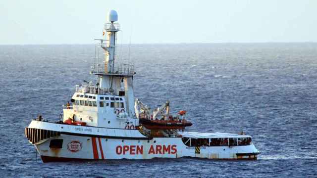 El 'Open Arms' a una milla de Lampedusa