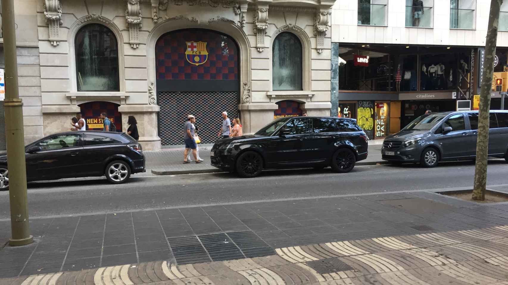 La tienda del Barça, otro delos lugares sin bloquear en el trayecto de subida