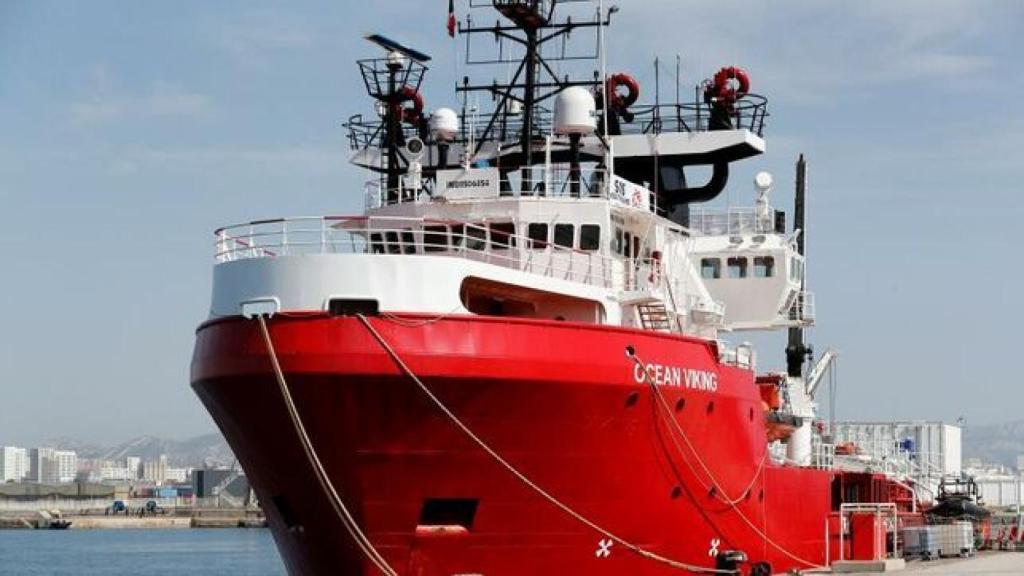 Imagen del barco 'Ocean Viking' en el puerto de Marsella.