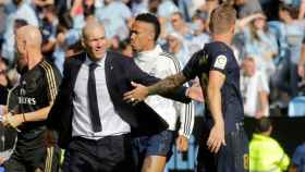 Zidane felicita a Kroos