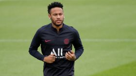 Neymar entrena con el PSG