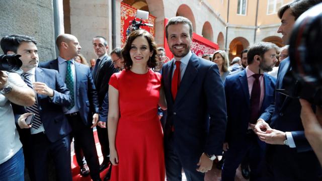 Isabel Díaz Ayuso y Pablo Casado, durante la toma de posesión.