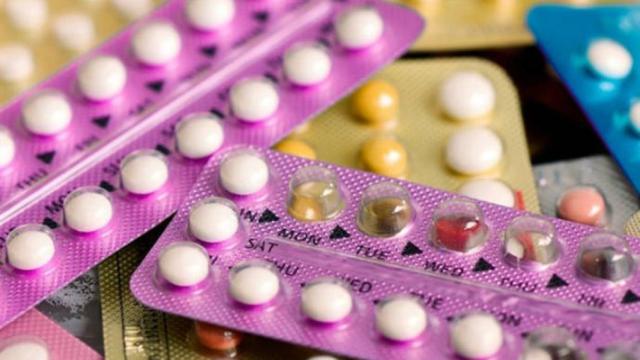 Unos envases de píldoras anticonceptivas.