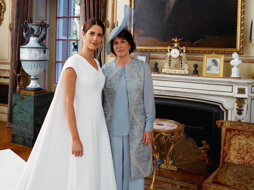 Sofía Palazuelo y Sofía Barroso, durante la boda de la joven.