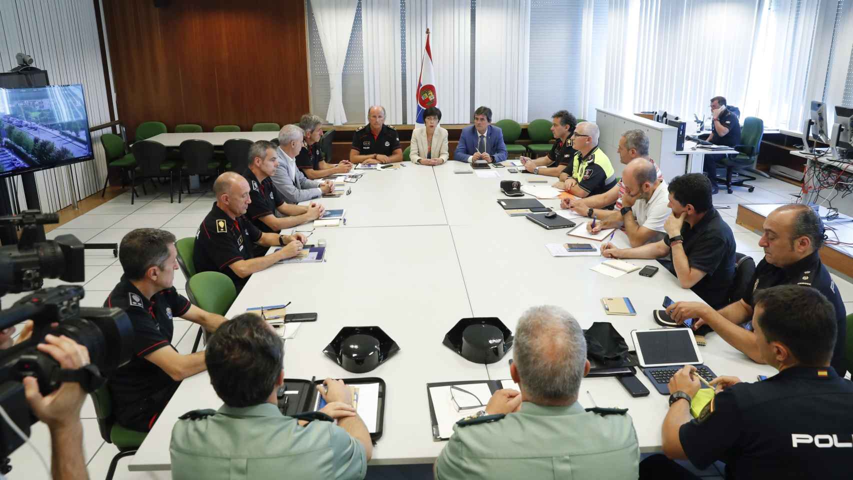 Reunión de la Ertzaintza, Policía Nacional y Guardia Civil para diseñar el dispositivo.