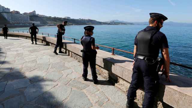 Agentes velan por la seguridad de los principales líderes mundiales en Biarritz.