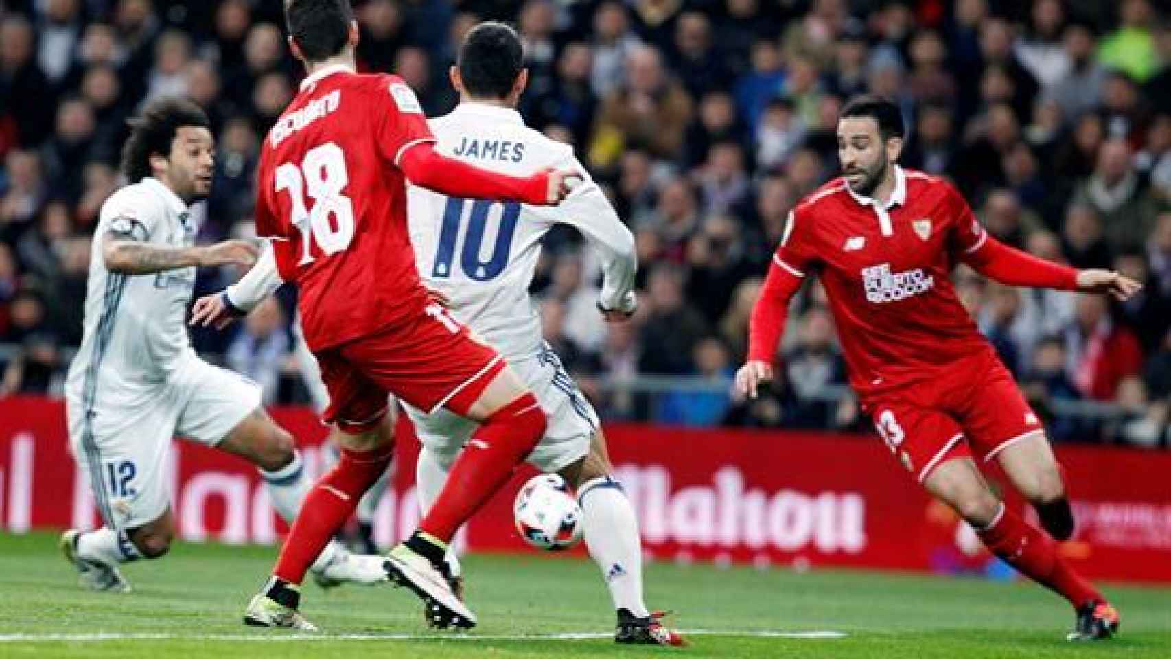 James Rodríguez contra el Sevilla el 14 de mayo de 2017.