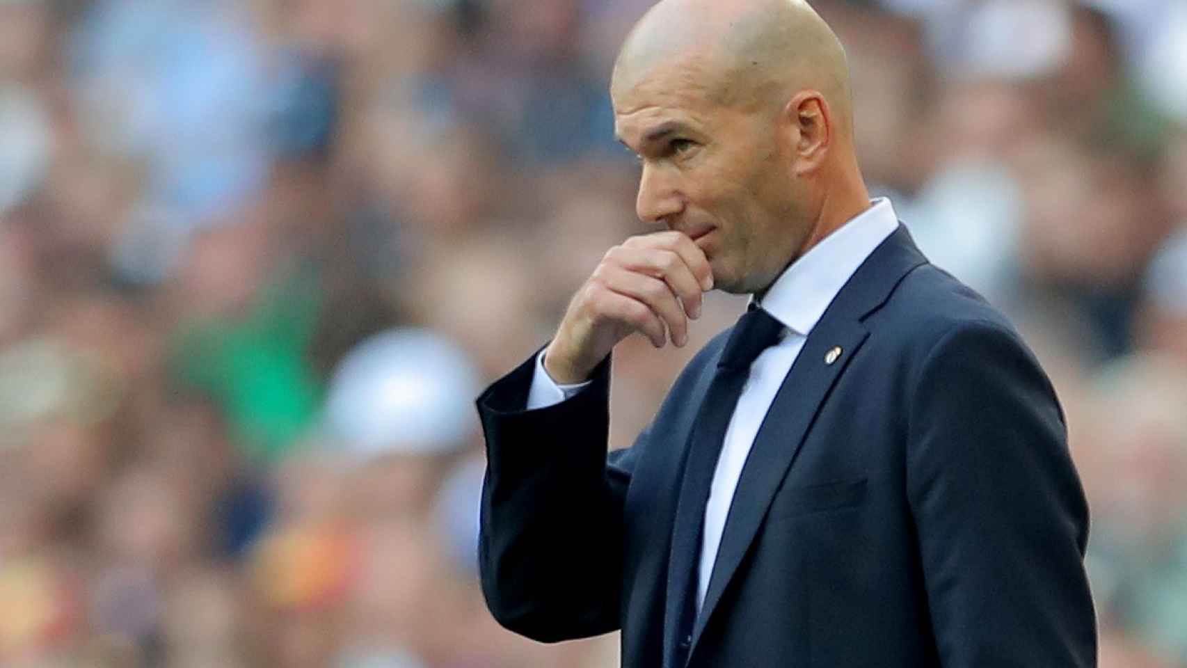 Zinedine Zidane, en la banda del Santiago Bernabéu