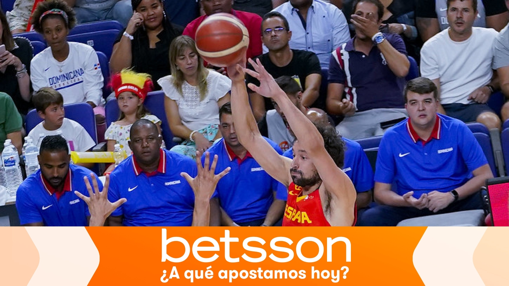 Llull, en un partido con la selección española de baloncesto