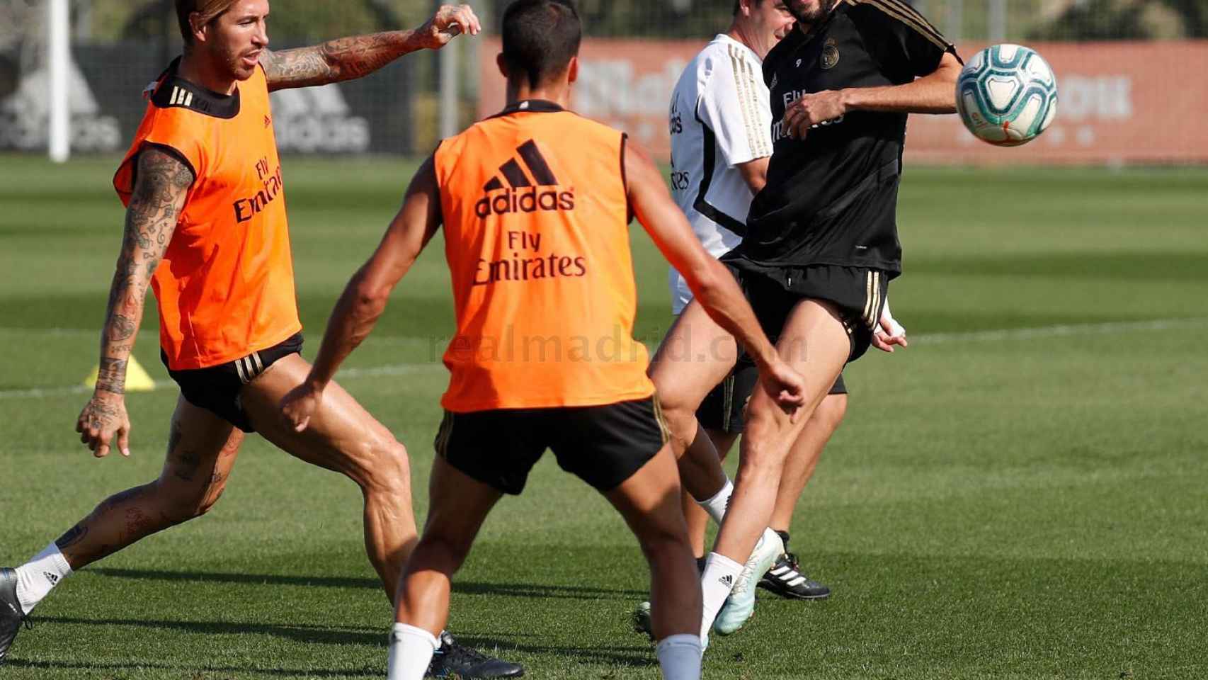 Sergio Ramos, Lucas Vázquez y Benzema entrenando con el Real Madrid