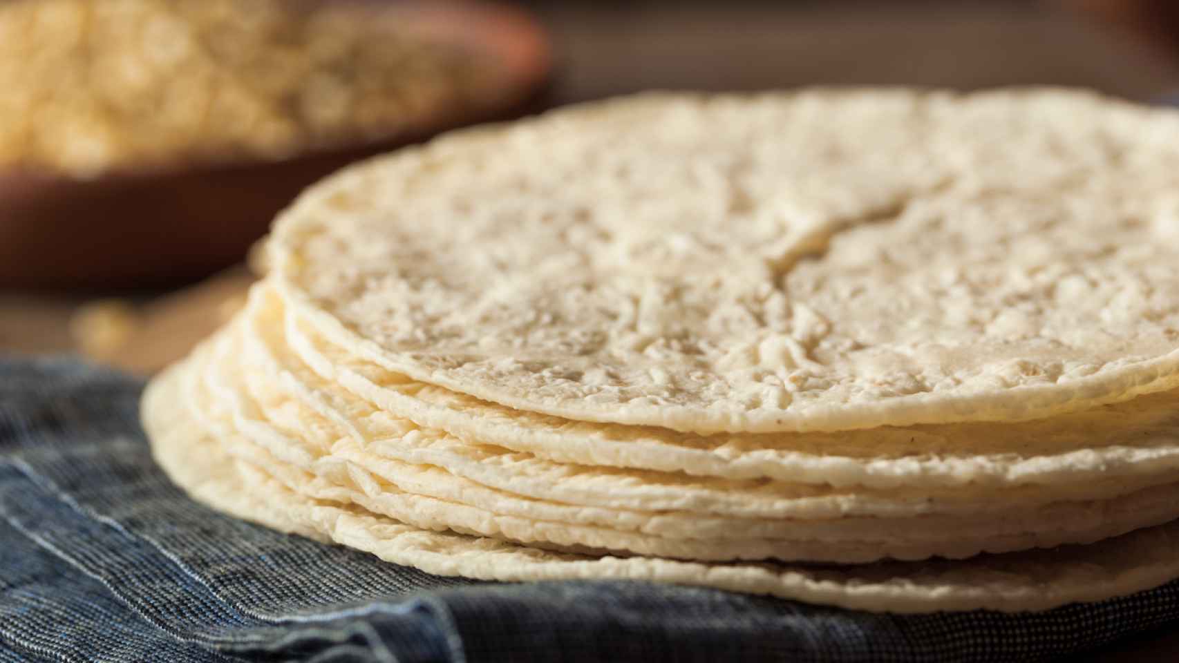 Tortillas de maíz para tacos y nachos caseros, receta fácil y rápida