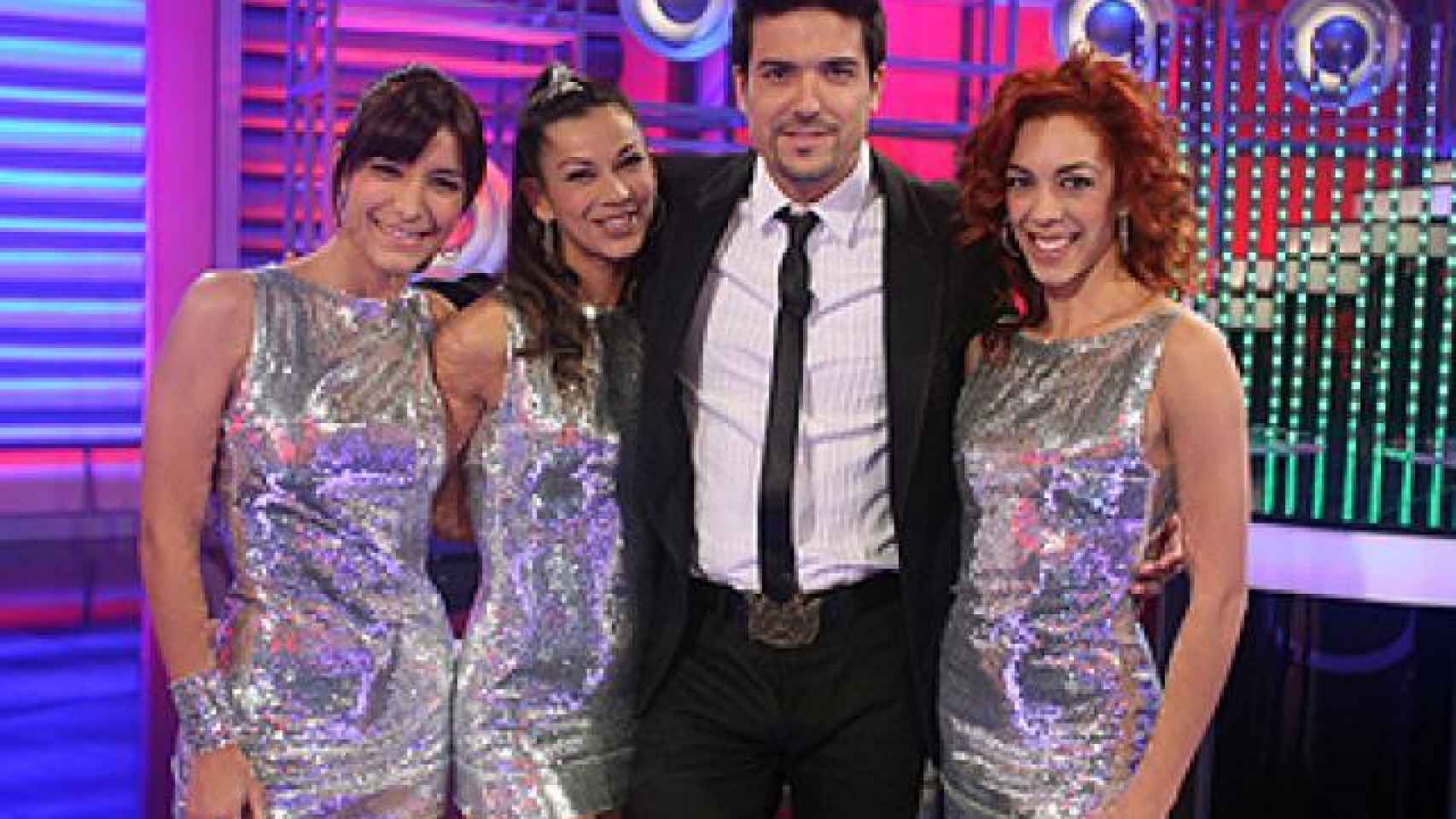 'Al pie de la letra' estaba presentado por Javier Estrada en Antena 3.