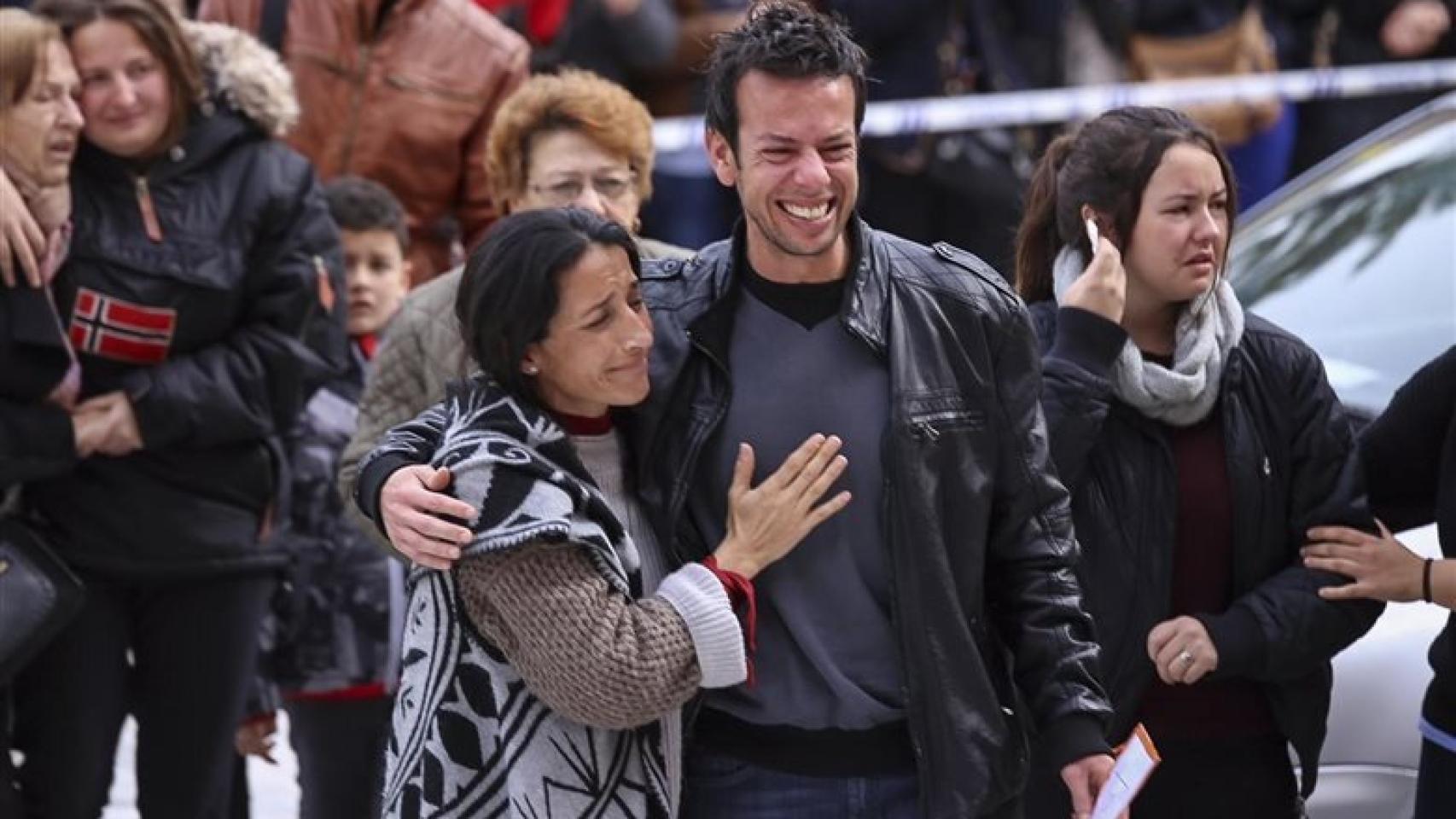Patricia Ramírez y Ángel Cruz en Almería el día del funeral de su hijo, Gabriel.