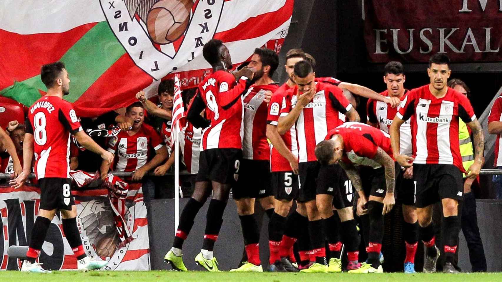 El Athletic celebra un gol en San Mamés