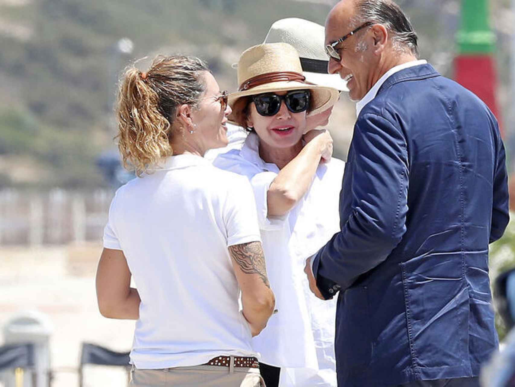 Ana Rosa Quintana y Juan Muñoz durante sus vacaciones en Ibiza.