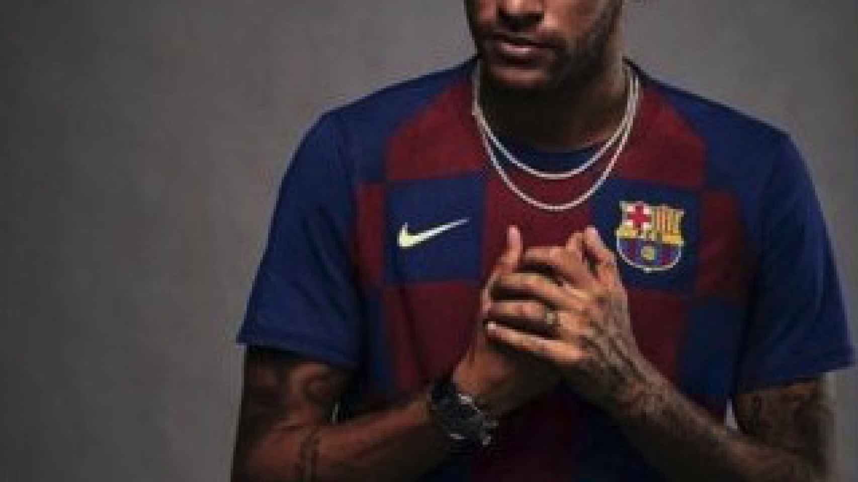 Un patrocinador publica una foto de Neymar con la nueva camiseta del Barça