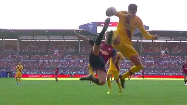 Penalti de Gerard Piqué por mano en el Osasuna - Barcelona, de la jornada 3 de La Liga