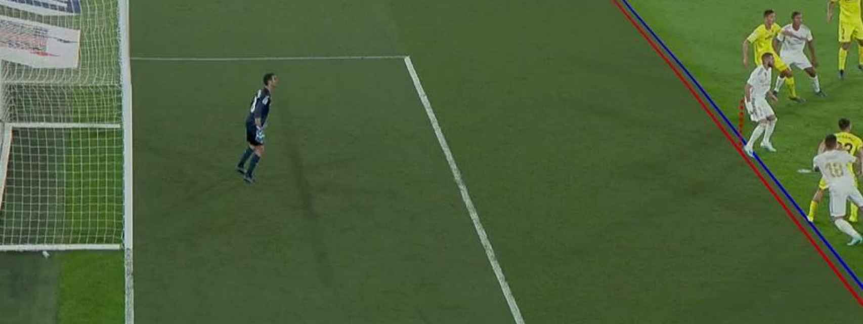Fuera de juego de Benzema en el Villarreal - Real Madrid de la jornada 3 de La Liga