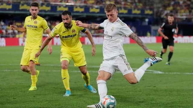 Toni Kroos dispara a portería en el Villarreal - Real Madrid